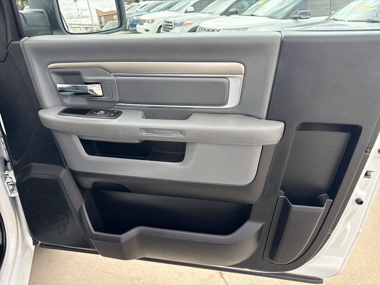 RAM 1500 Classic Tradesman 4x2 Reg Cab 6'4" Box 2019