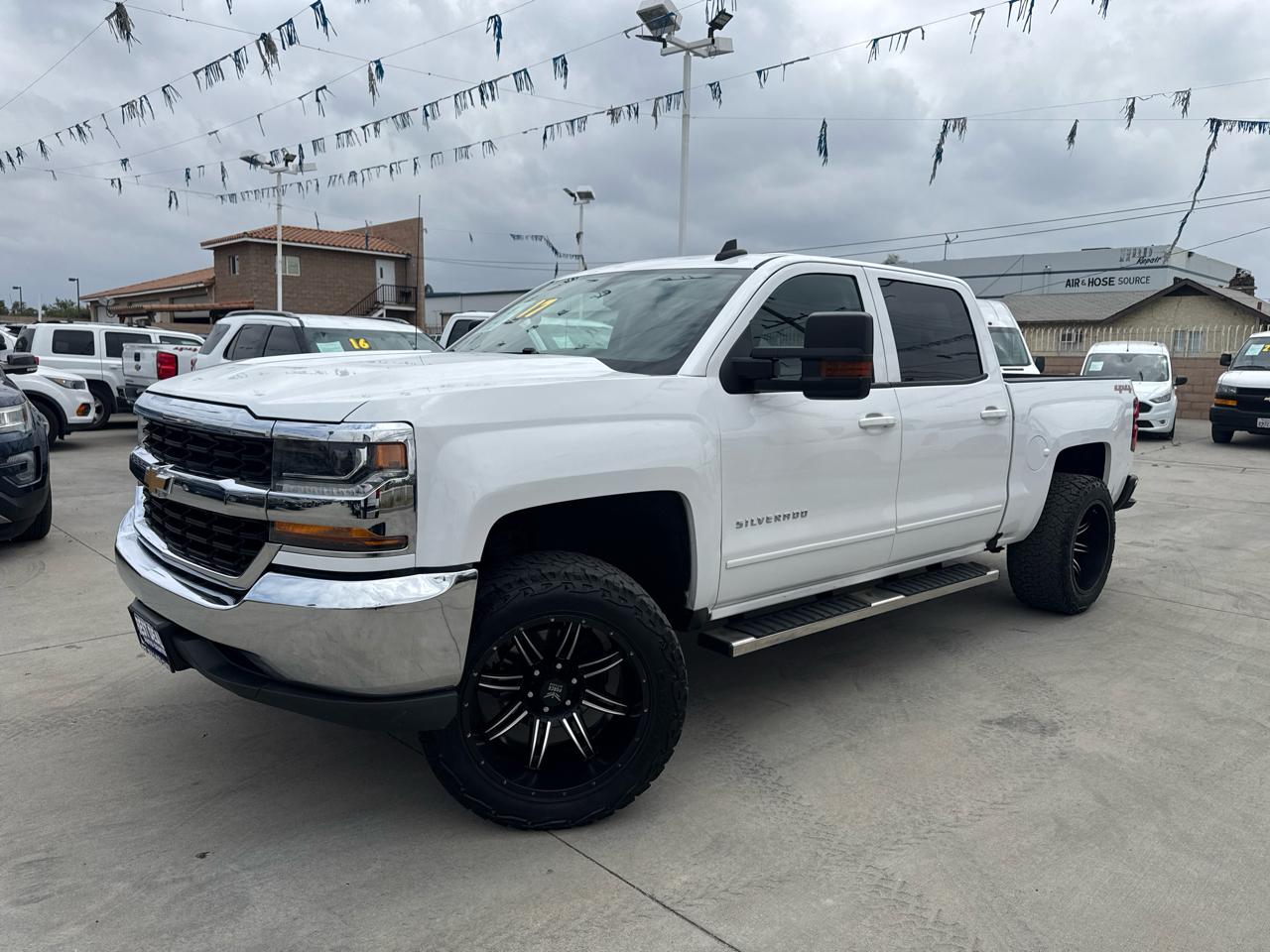 Chevrolet Silverado 1500 4WD Crew Cab 143.5" LT w/1LT 2017