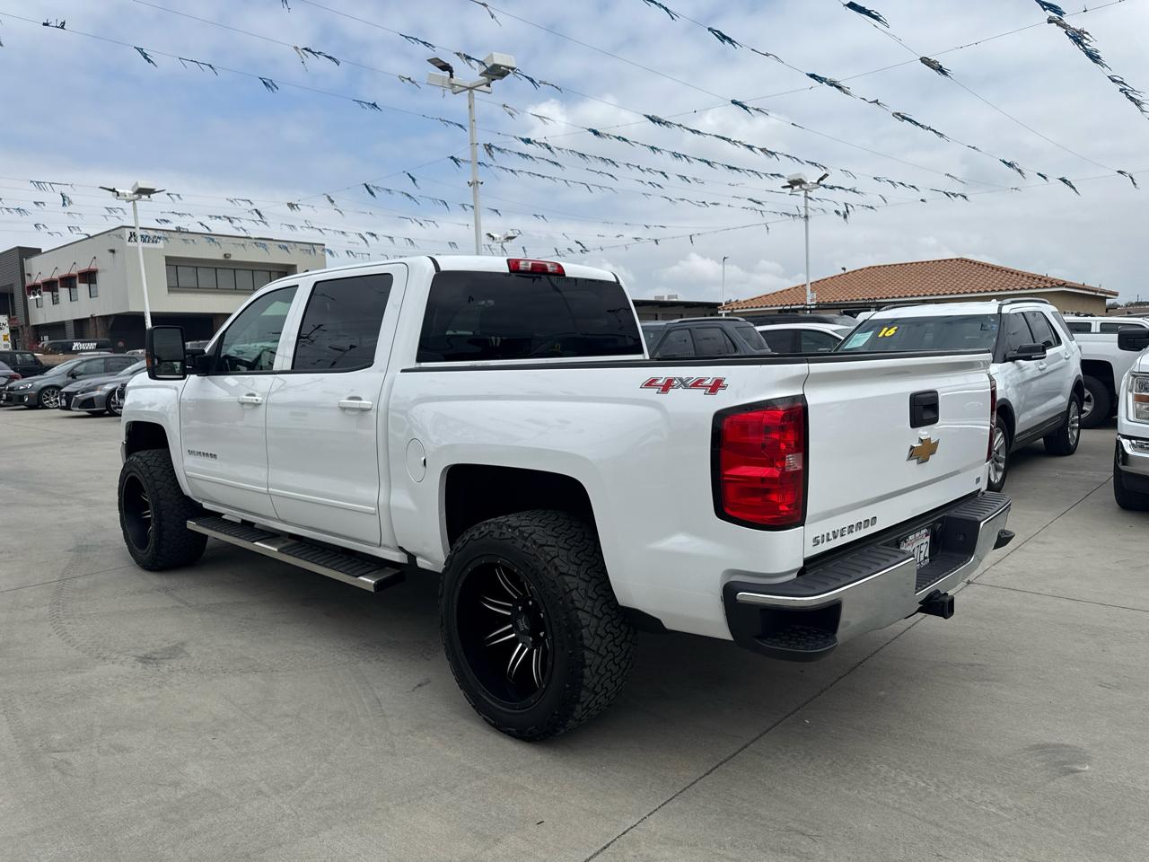 Chevrolet Silverado 1500 4WD Crew Cab 143.5" LT w/1LT 2017