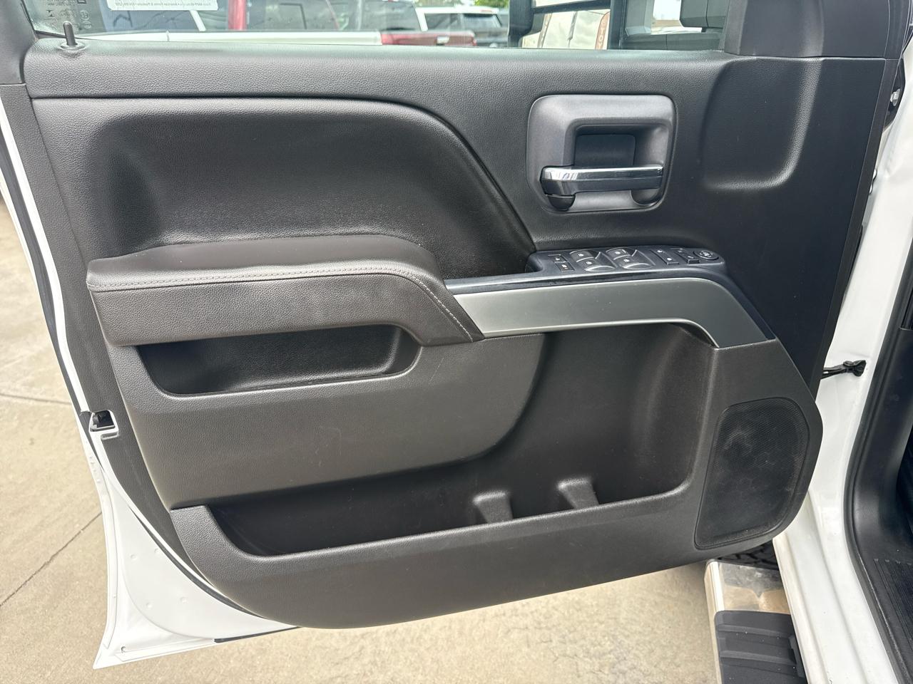 Chevrolet Silverado 1500 4WD Crew Cab 143.5" LT w/1LT 2017