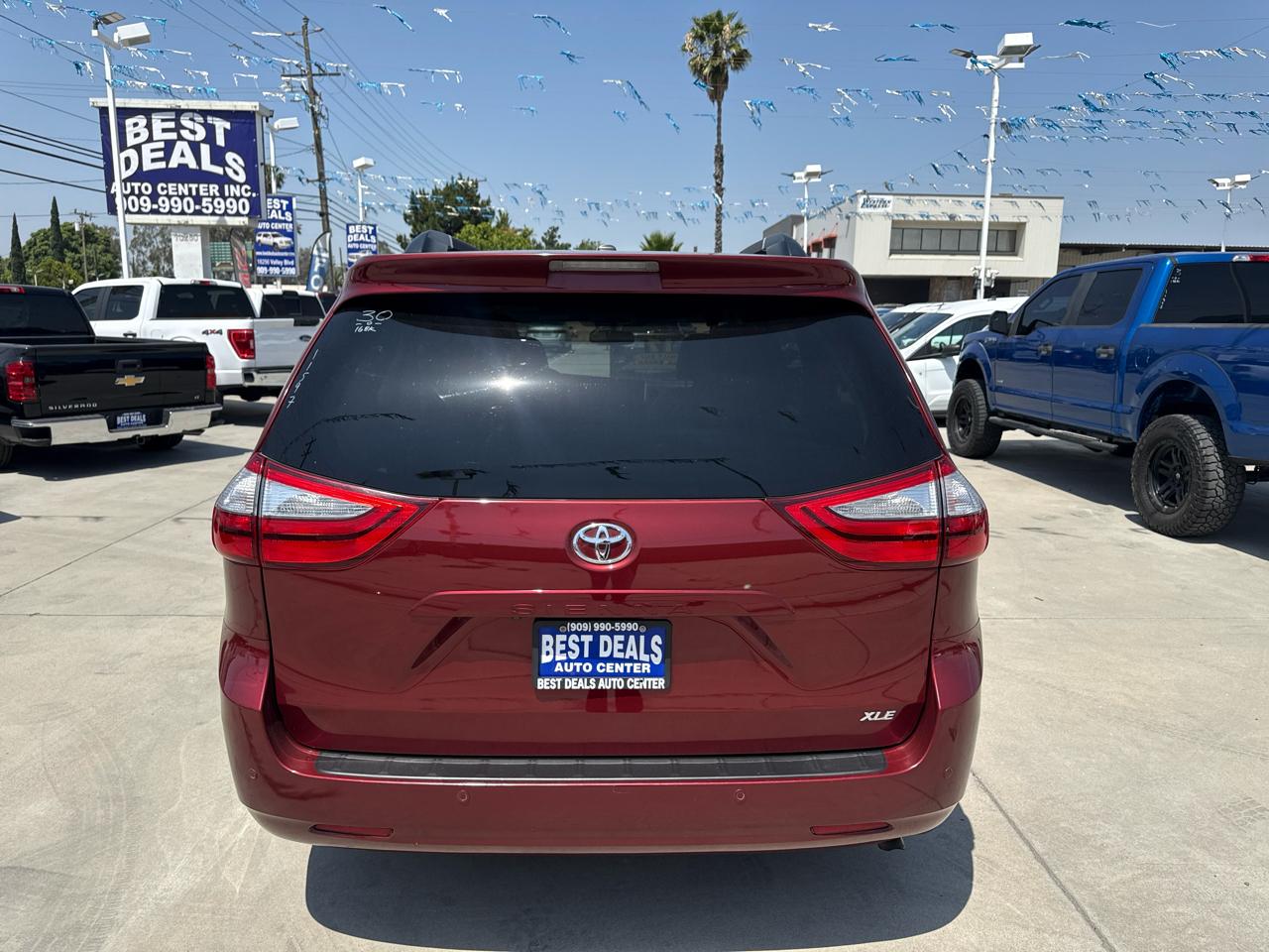 Toyota Sienna XLE Auto Access Seat FWD 7-Passenger (Natl) 2017