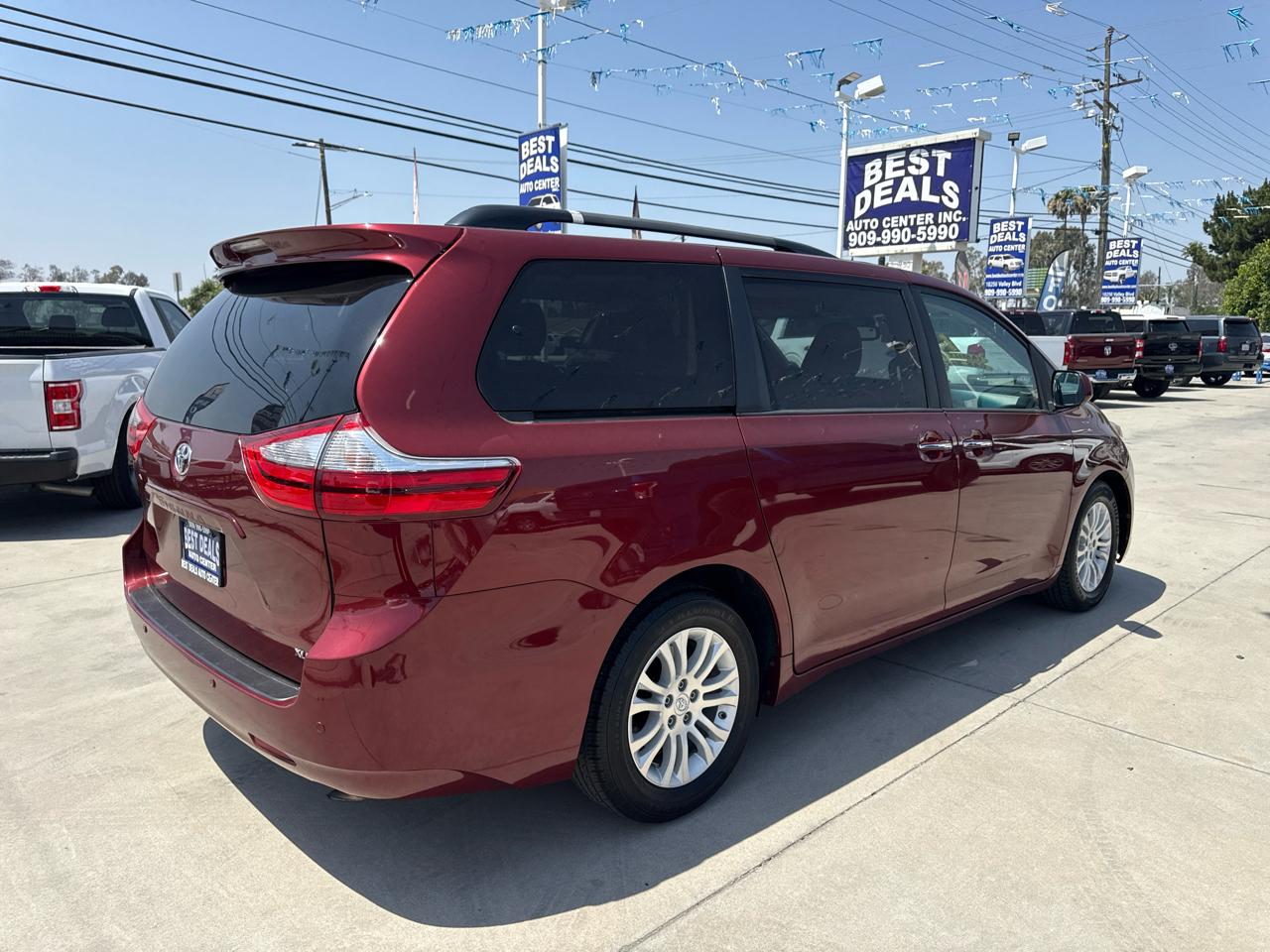 Toyota Sienna XLE Auto Access Seat FWD 7-Passenger (Natl) 2017