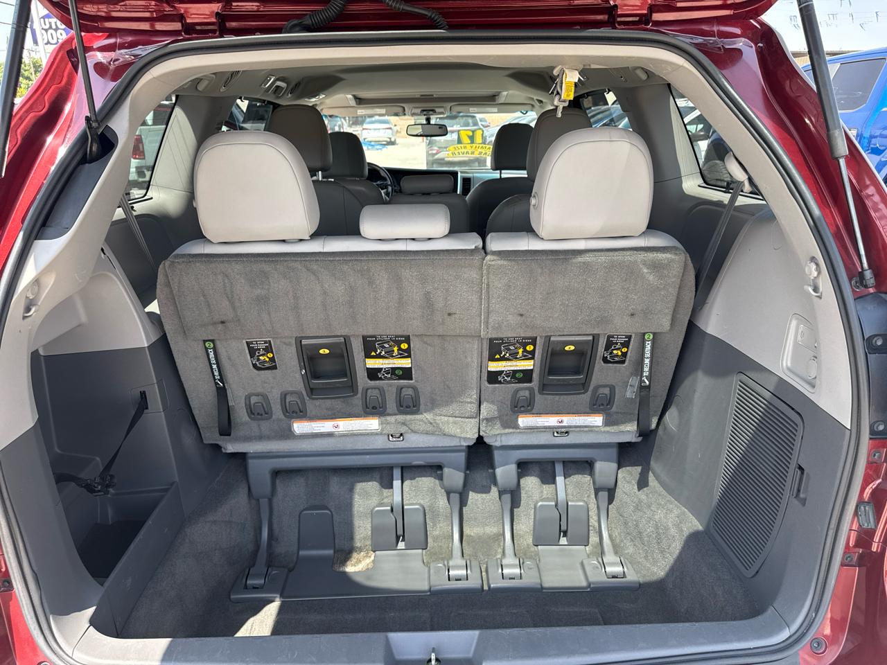 Toyota Sienna XLE Auto Access Seat FWD 7-Passenger (Natl) 2017