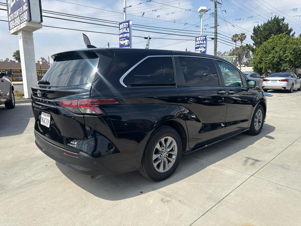 Toyota Sienna XLE FWD 7-Passenger (Natl) 2022