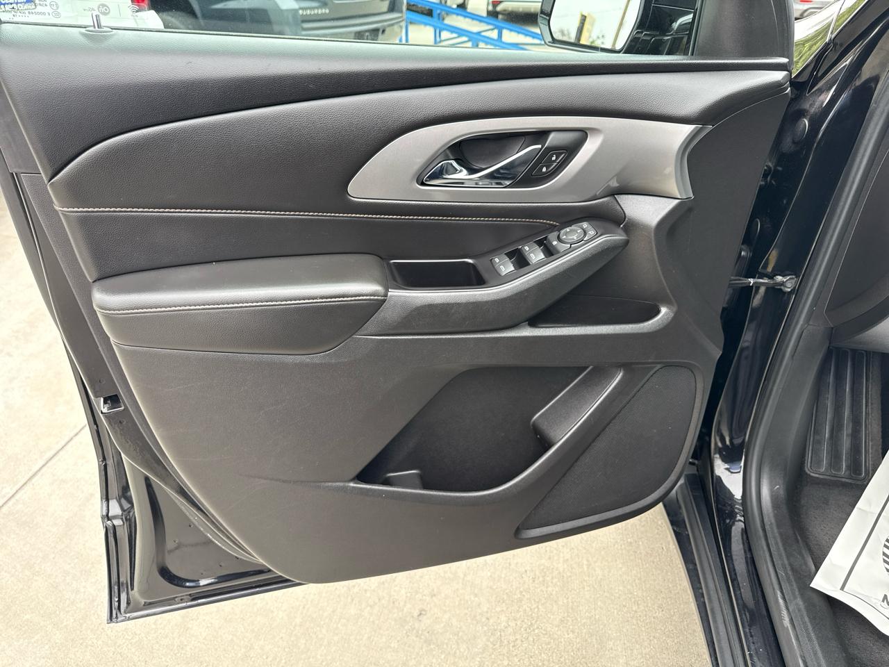 Chevrolet Traverse FWD 4dr LS w/1LS 2018