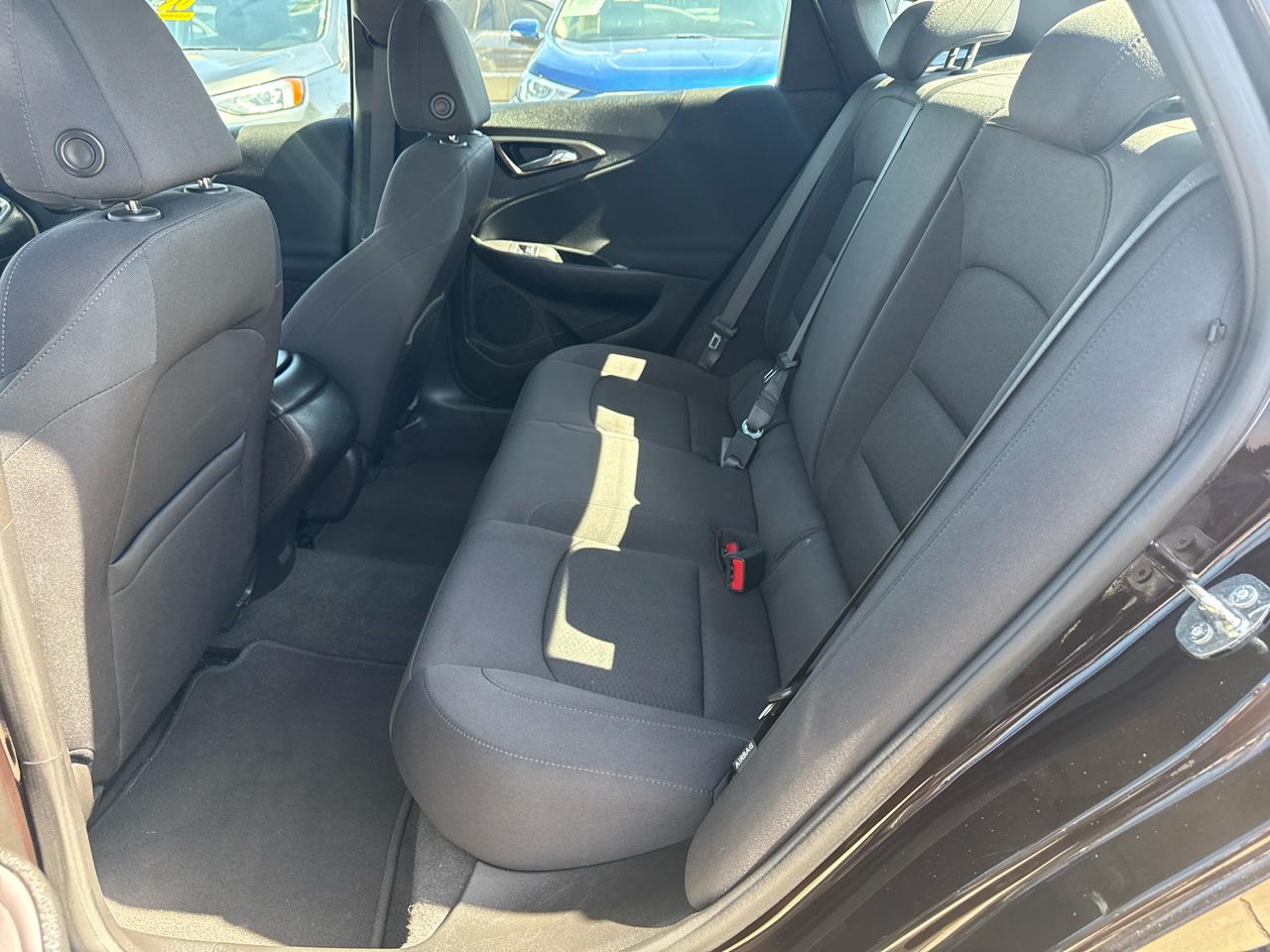 Chevrolet Malibu 4dr Sdn RS 2021