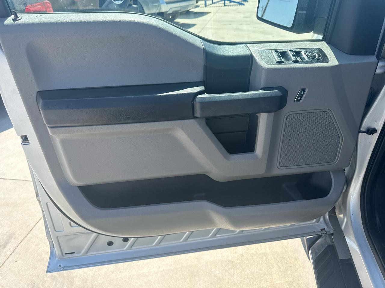 Ford F-150 2WD SuperCab 133" STX 2019