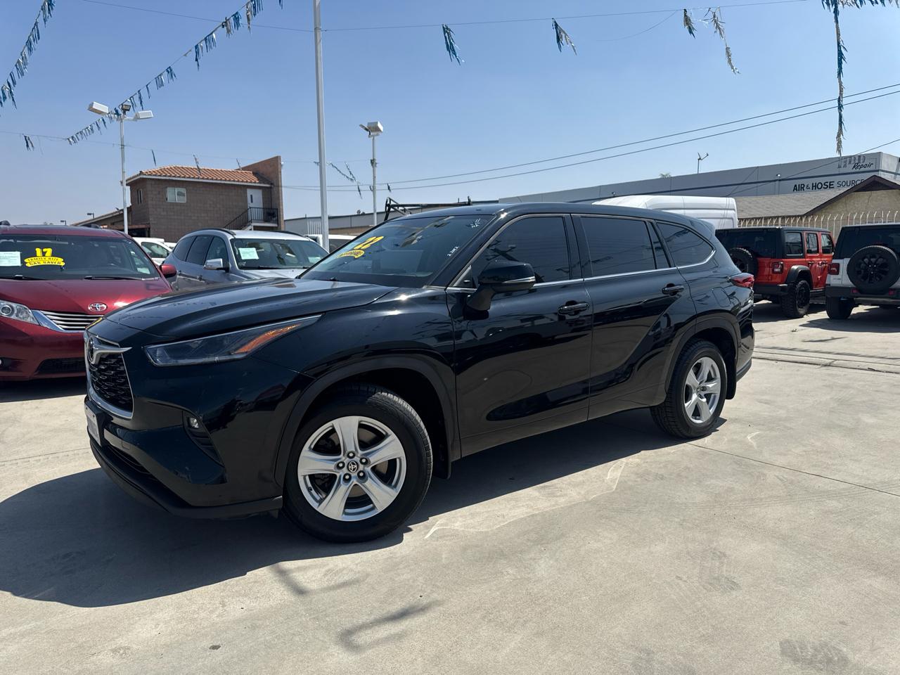 Toyota Highlander LE AWD (Natl) 2021
