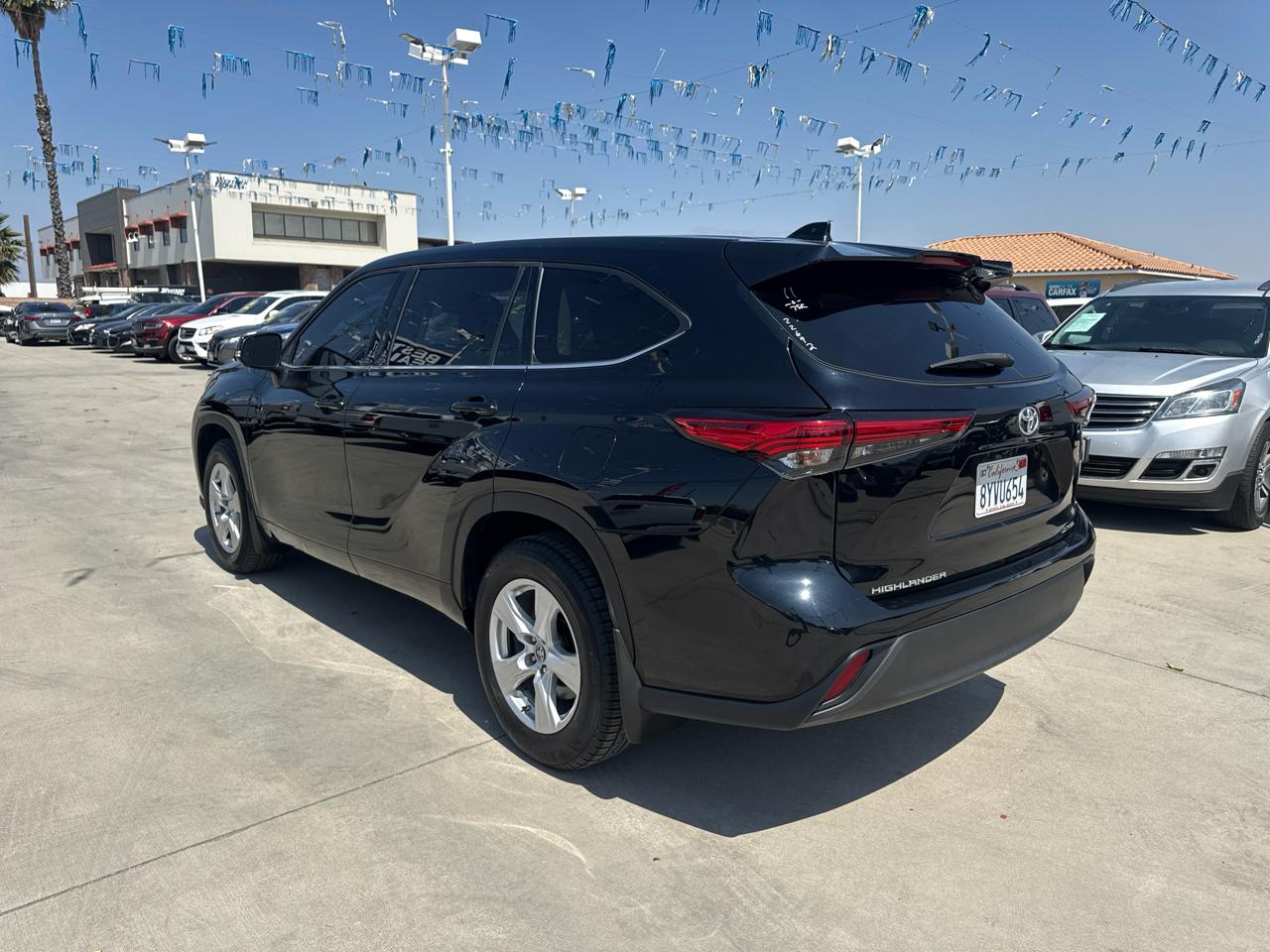 Toyota Highlander LE AWD (Natl) 2021