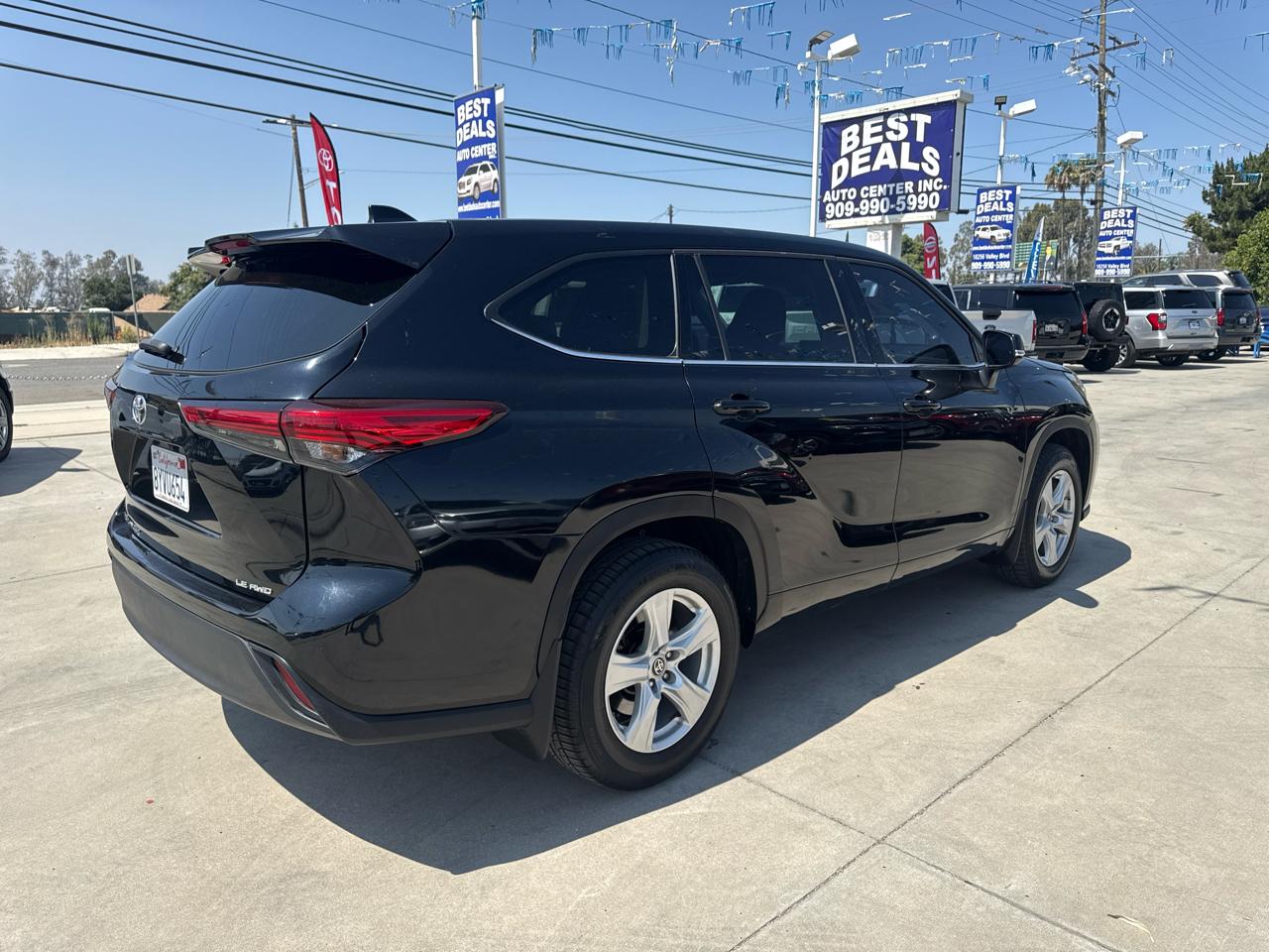 Toyota Highlander LE AWD (Natl) 2021