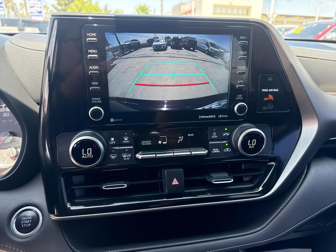 Toyota Highlander LE AWD (Natl) 2021