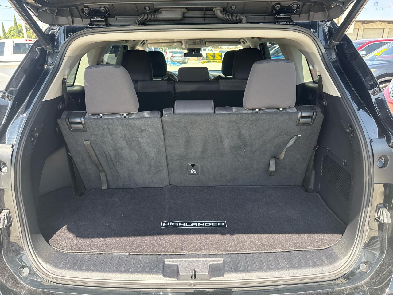 Toyota Highlander LE AWD (Natl) 2021