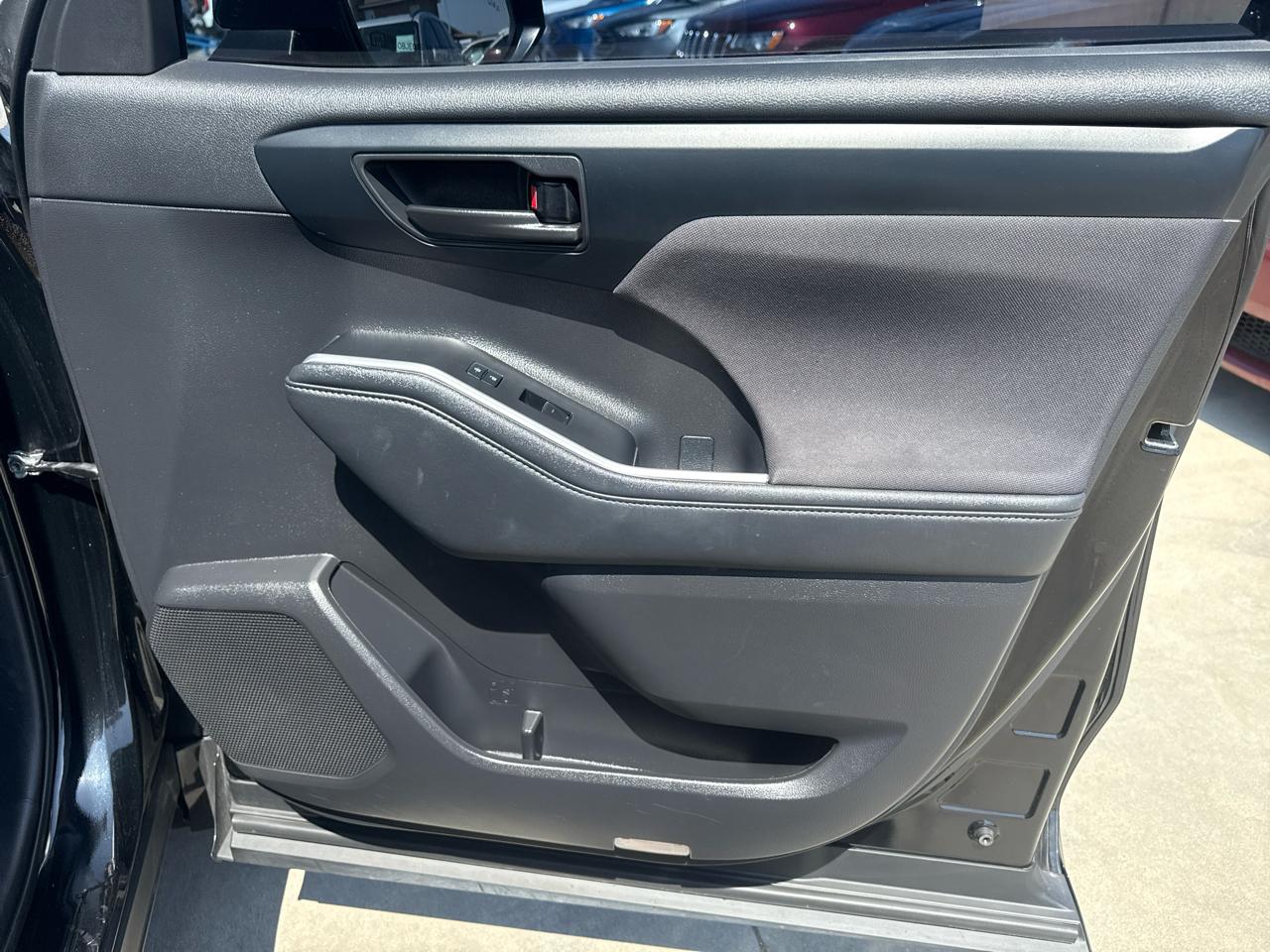 Toyota Highlander LE AWD (Natl) 2021