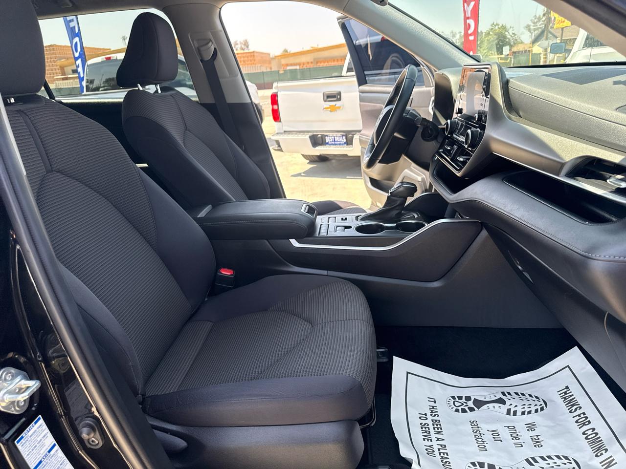 Toyota Highlander LE AWD (Natl) 2021