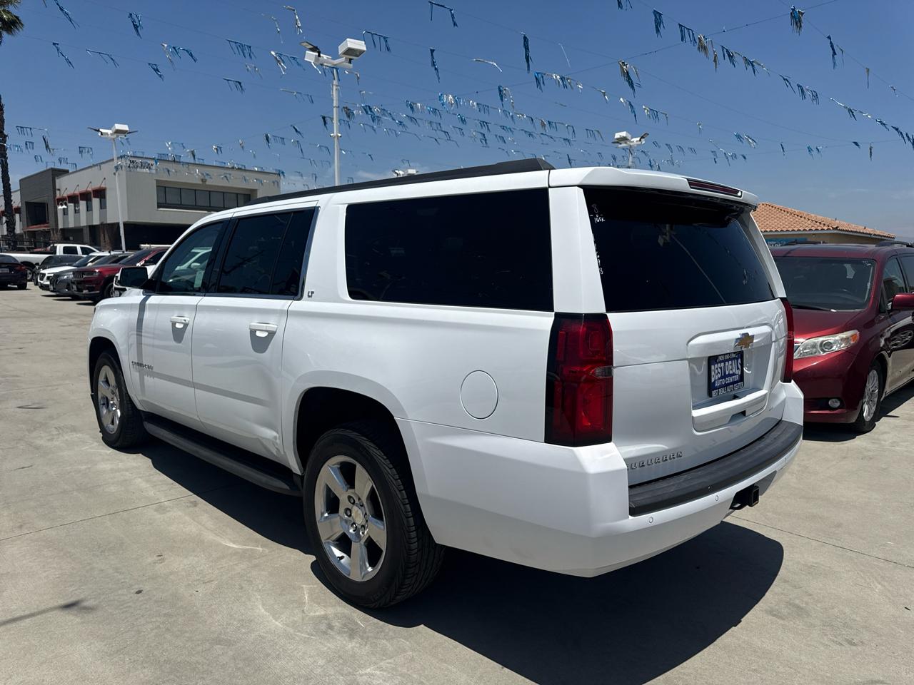 Chevrolet Suburban 4WD 4dr 1500 LT 2018