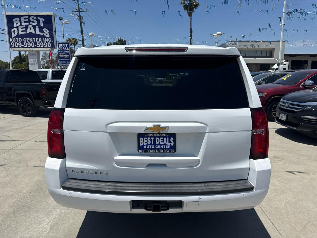 Chevrolet Suburban 4WD 4dr 1500 LT 2018
