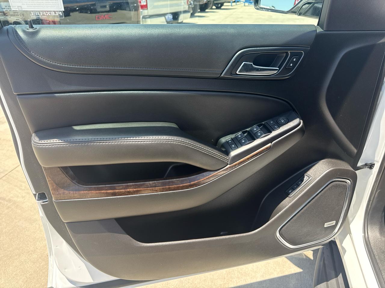 Chevrolet Suburban 4WD 4dr 1500 LT 2018