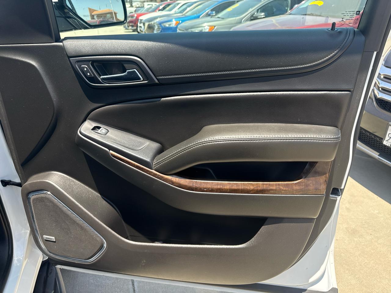 Chevrolet Suburban 4WD 4dr 1500 LT 2018