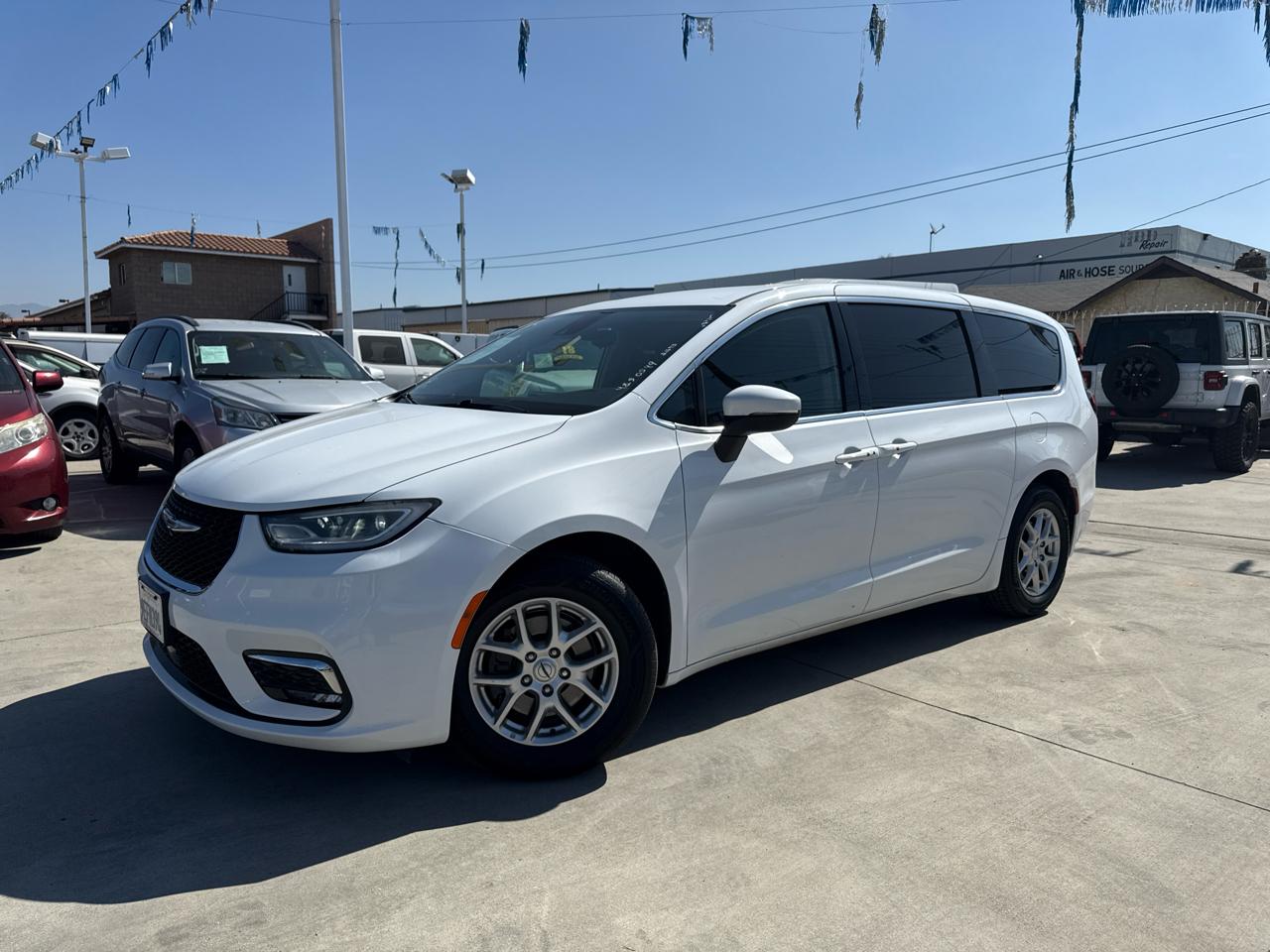 Chrysler Pacifica Touring L FWD 2023
