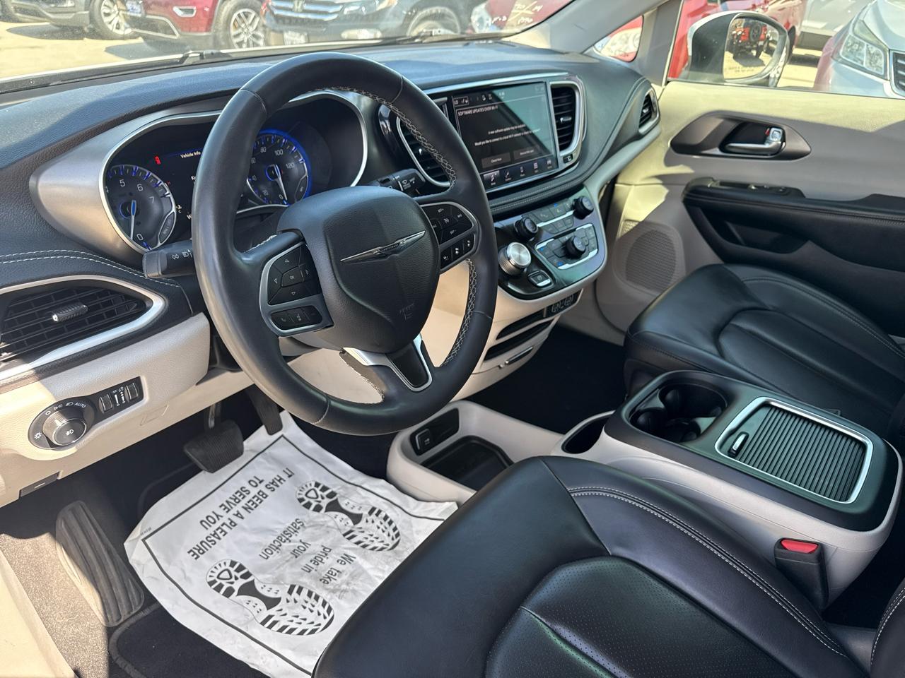 Chrysler Pacifica Touring L FWD 2023