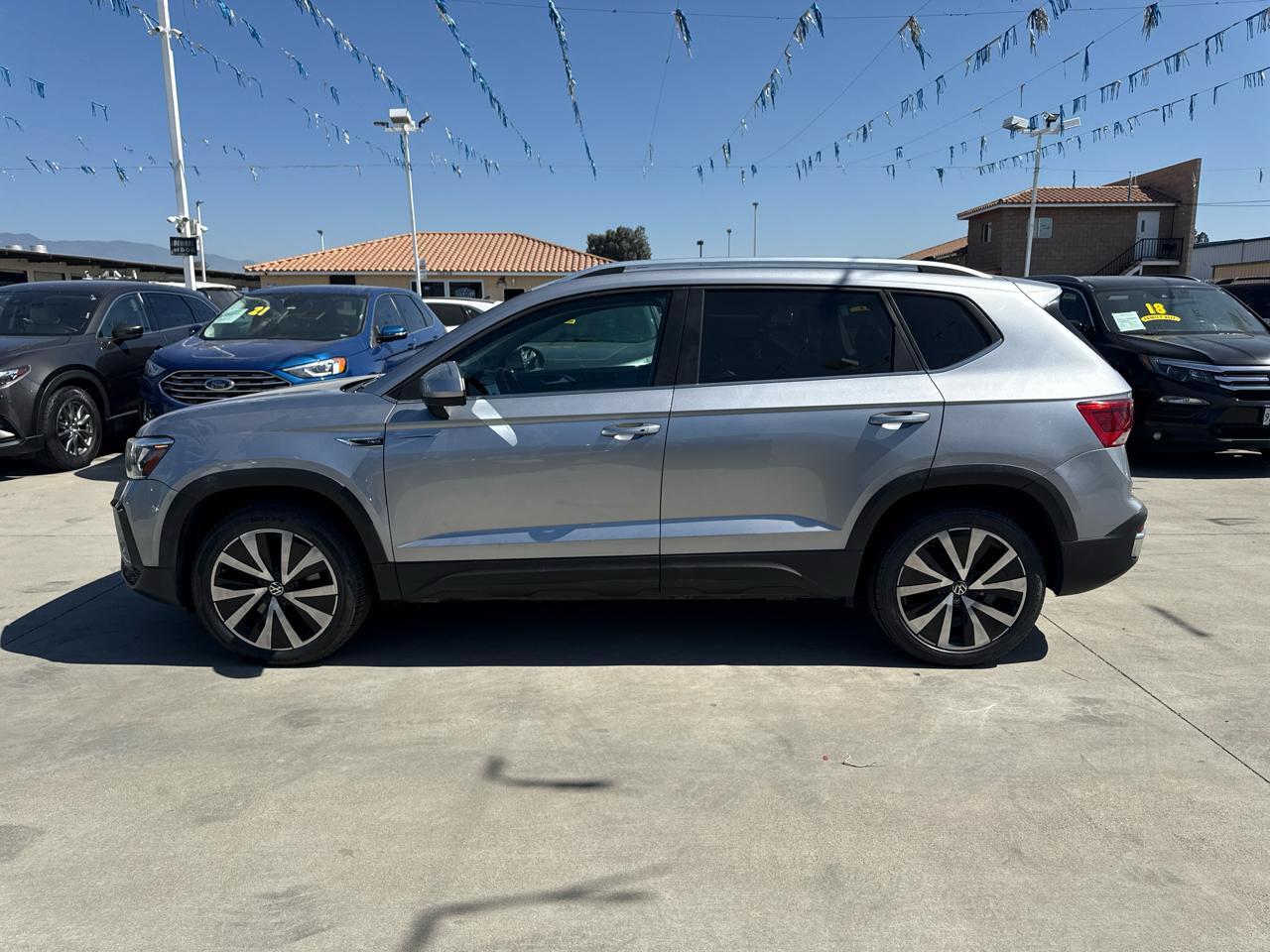 Volkswagen Taos SE FWD 2023