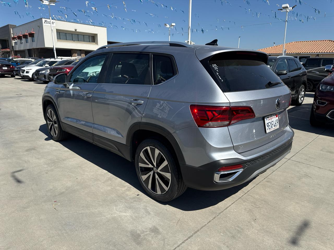 Volkswagen Taos SE FWD 2023