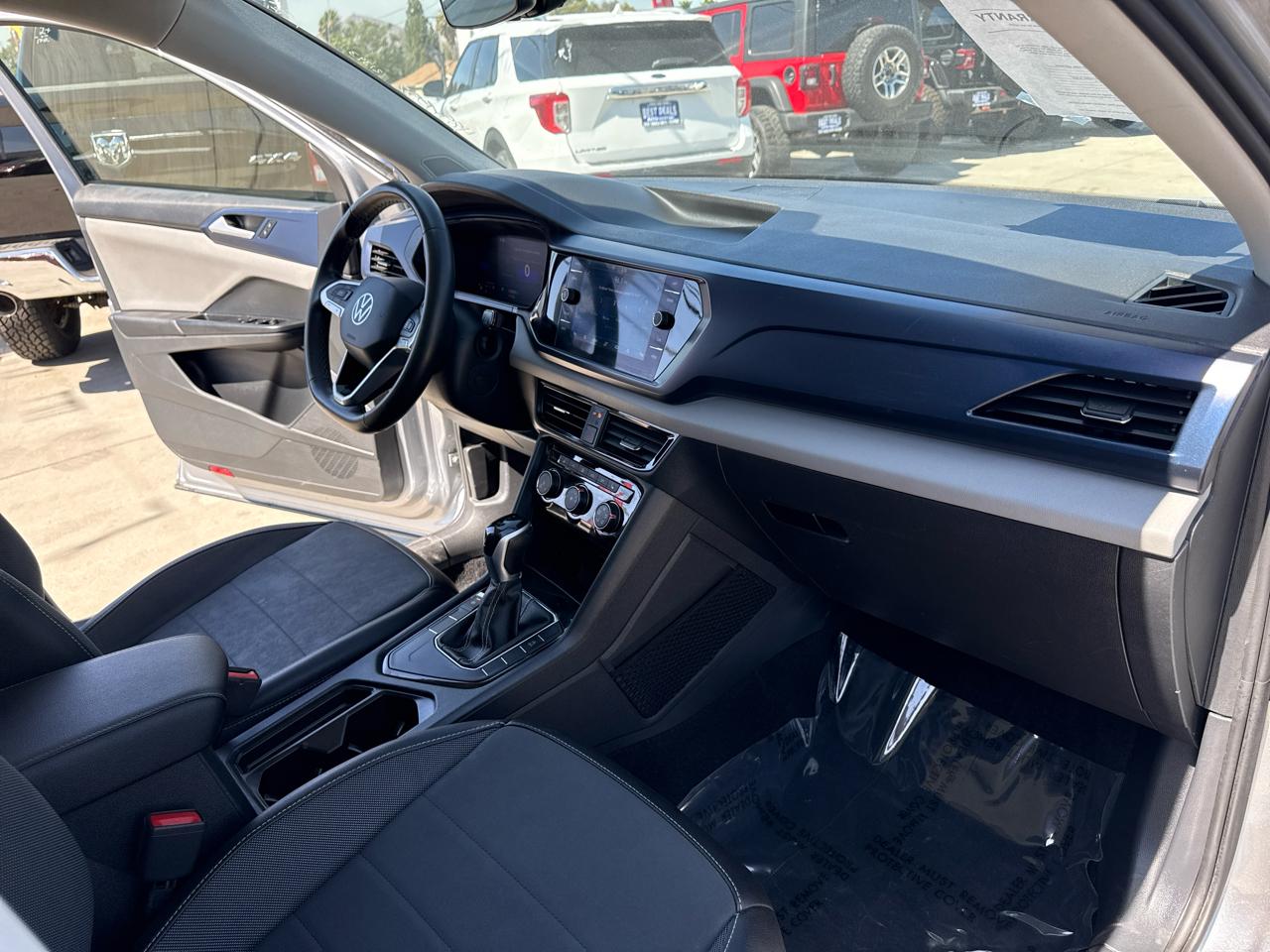Volkswagen Taos SE FWD 2023