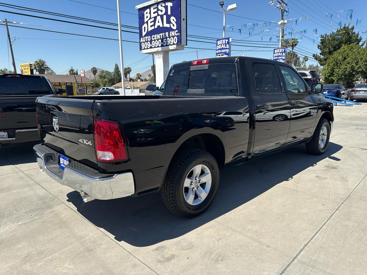 RAM 1500 Classic SLT 4x4 Crew Cab 6'4" Box 2020