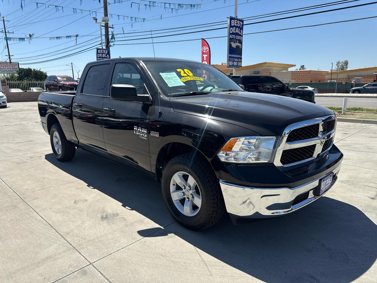 RAM 1500 Classic SLT 4x4 Crew Cab 6'4" Box 2020