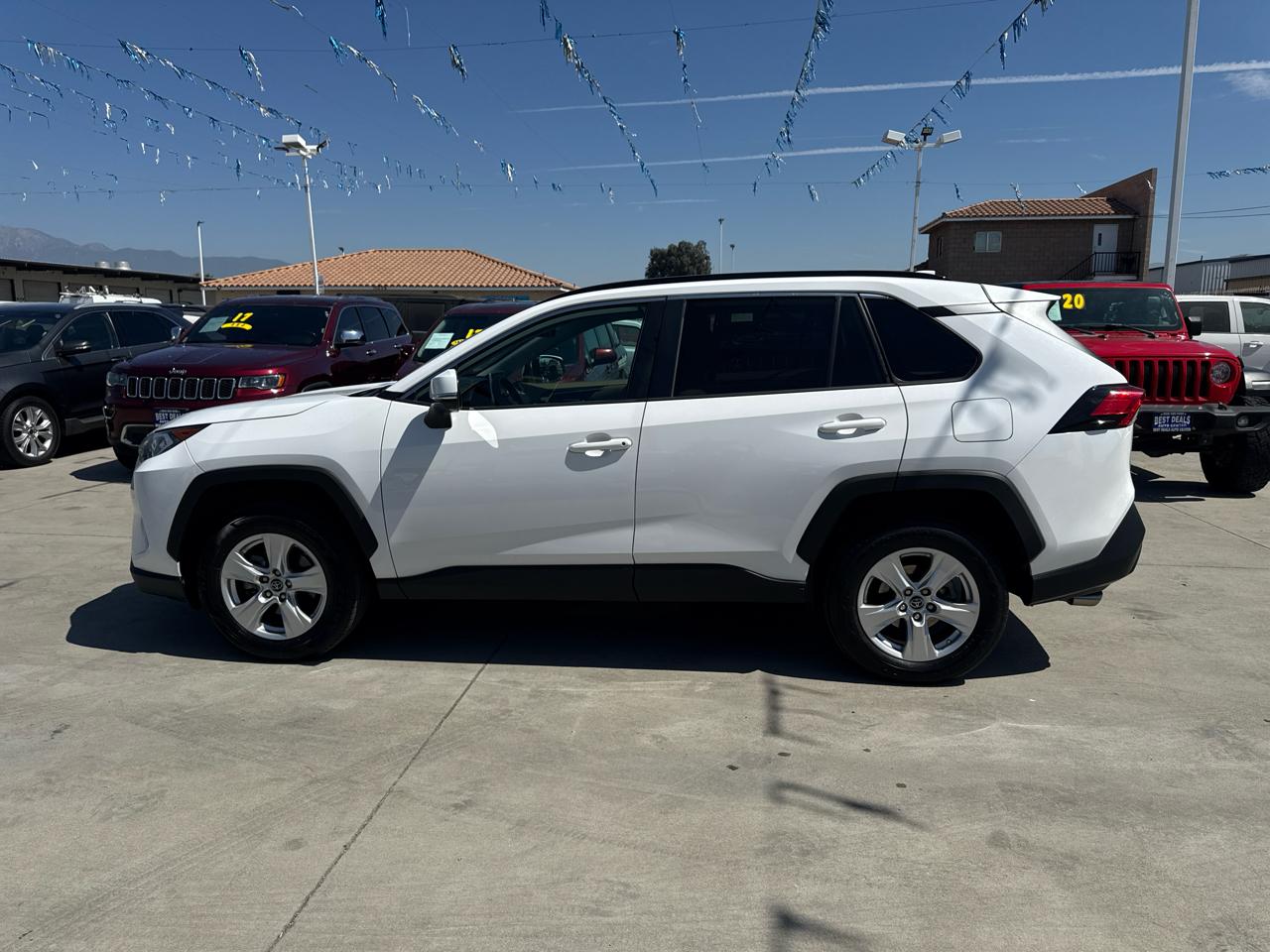 Toyota RAV4 XLE AWD (Natl) 2019