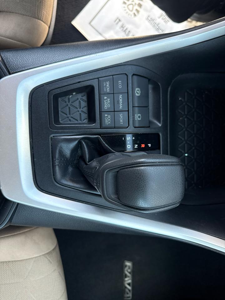 Toyota RAV4 XLE AWD (Natl) 2019