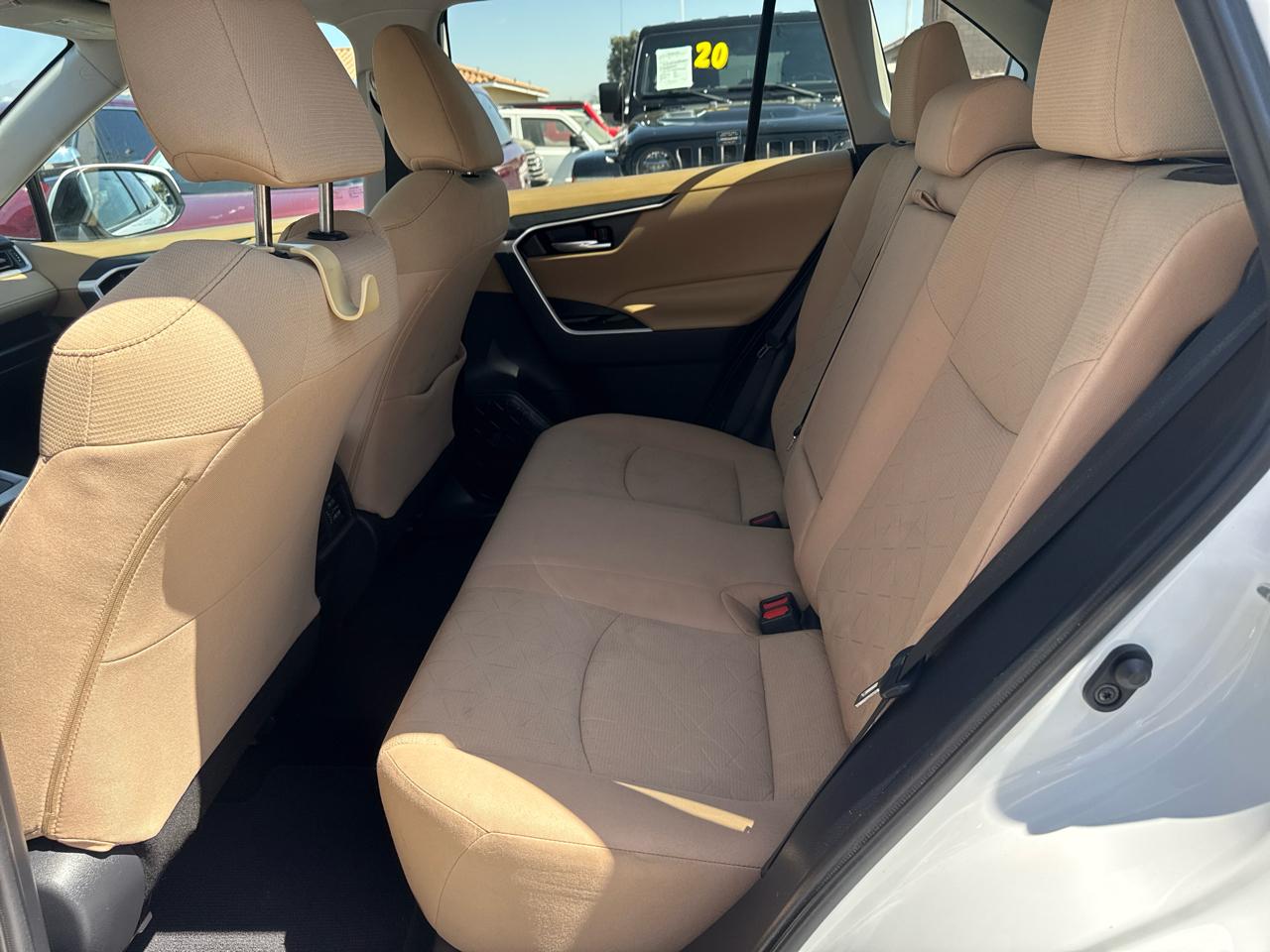 Toyota RAV4 XLE AWD (Natl) 2019