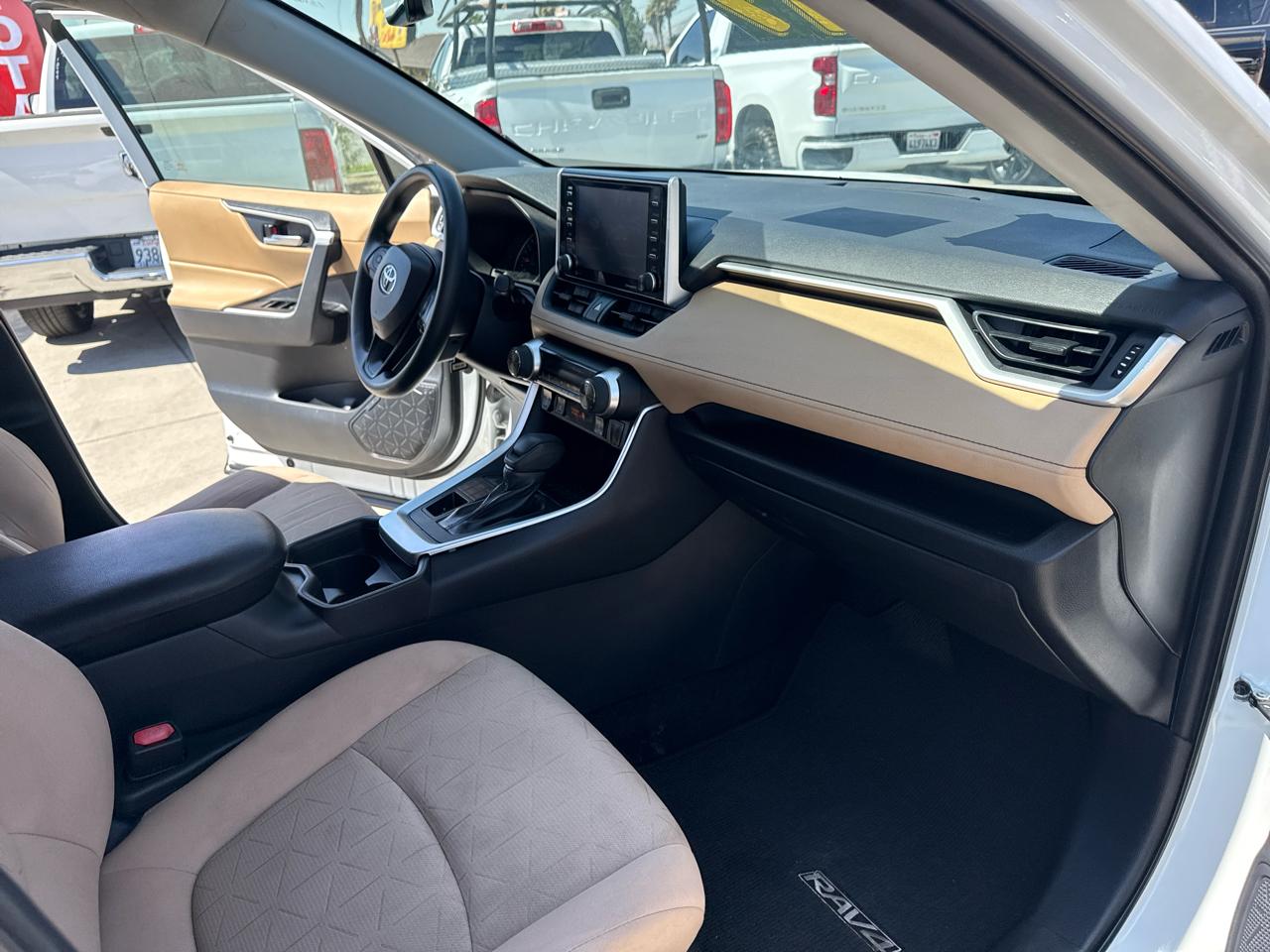 Toyota RAV4 XLE AWD (Natl) 2019