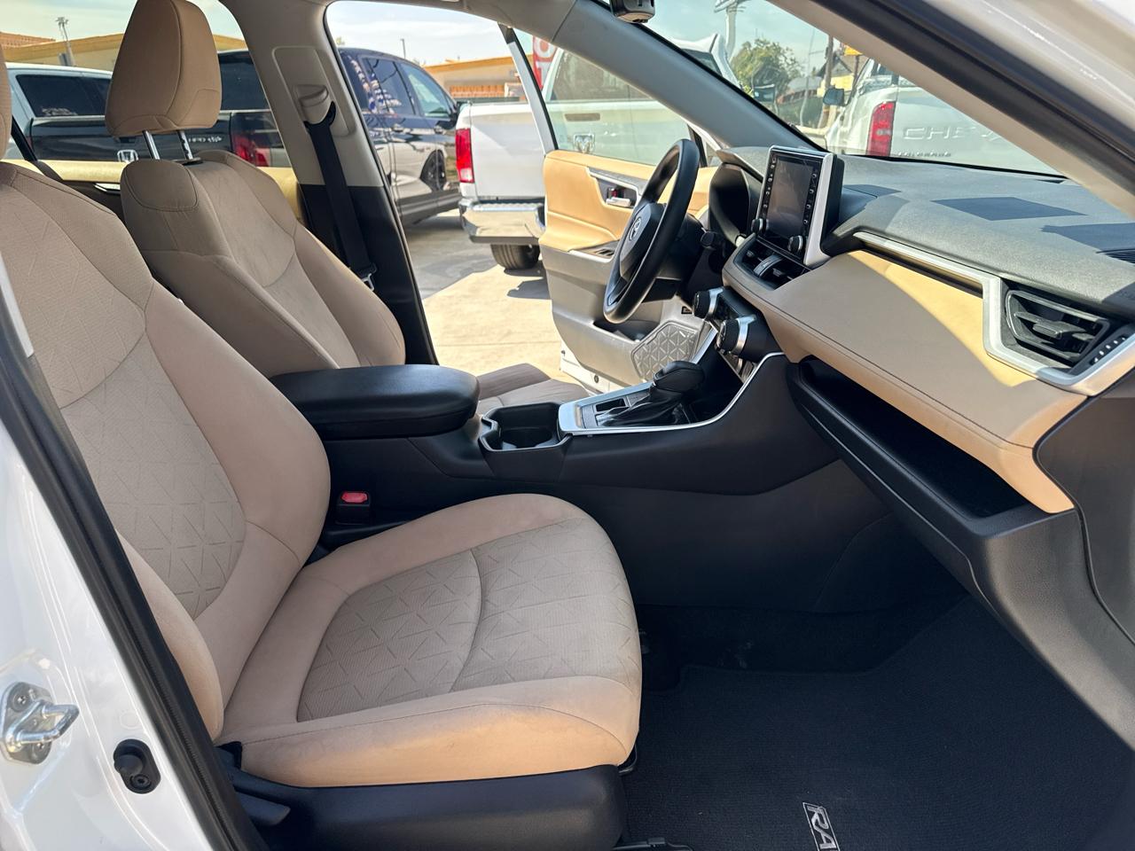 Toyota RAV4 XLE AWD (Natl) 2019