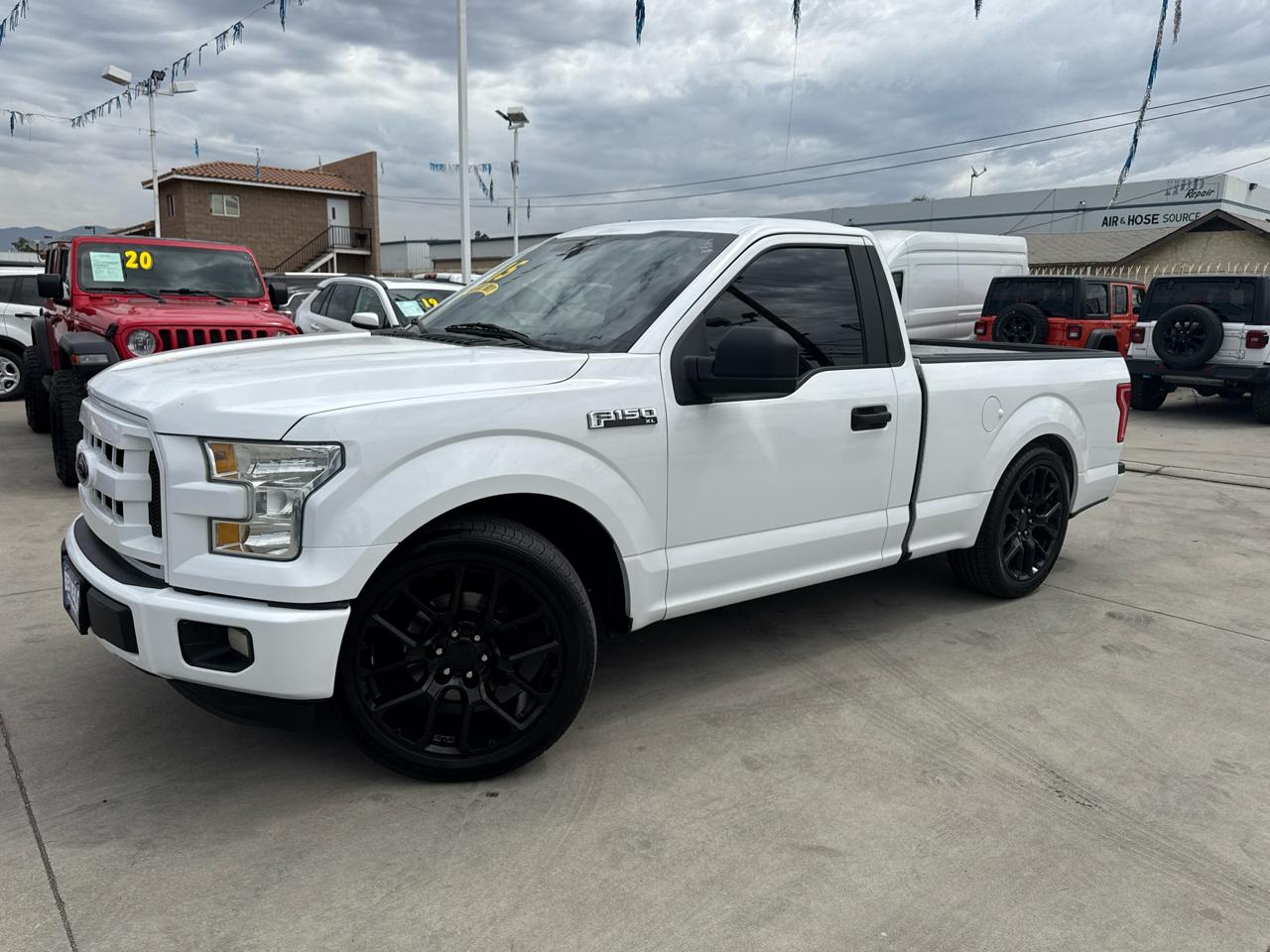 Ford F-150 2WD Reg Cab 141" XLT 2015