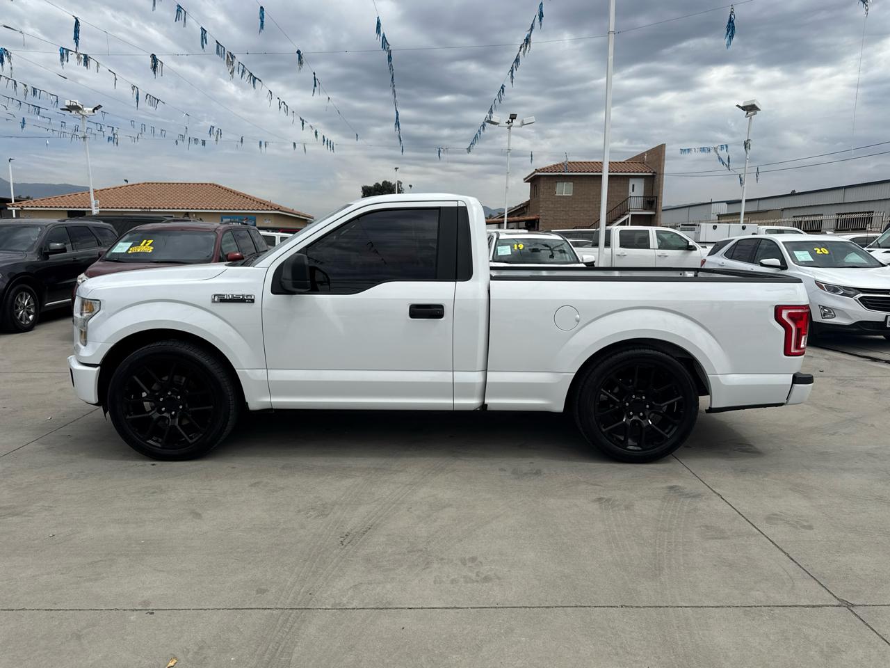 Ford F-150 2WD Reg Cab 141" XLT 2015