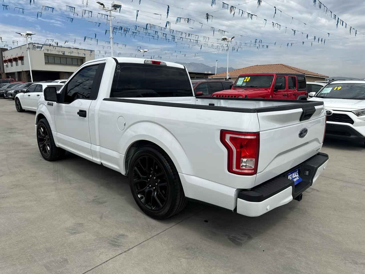 Ford F-150 2WD Reg Cab 141" XLT 2015