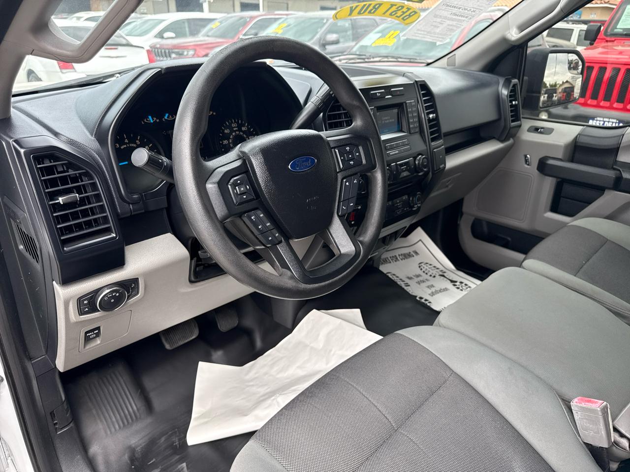 Ford F-150 2WD Reg Cab 141" XLT 2015