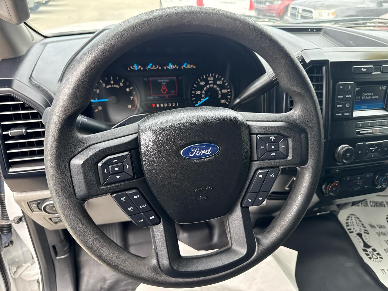 Ford F-150 2WD Reg Cab 141" XLT 2015