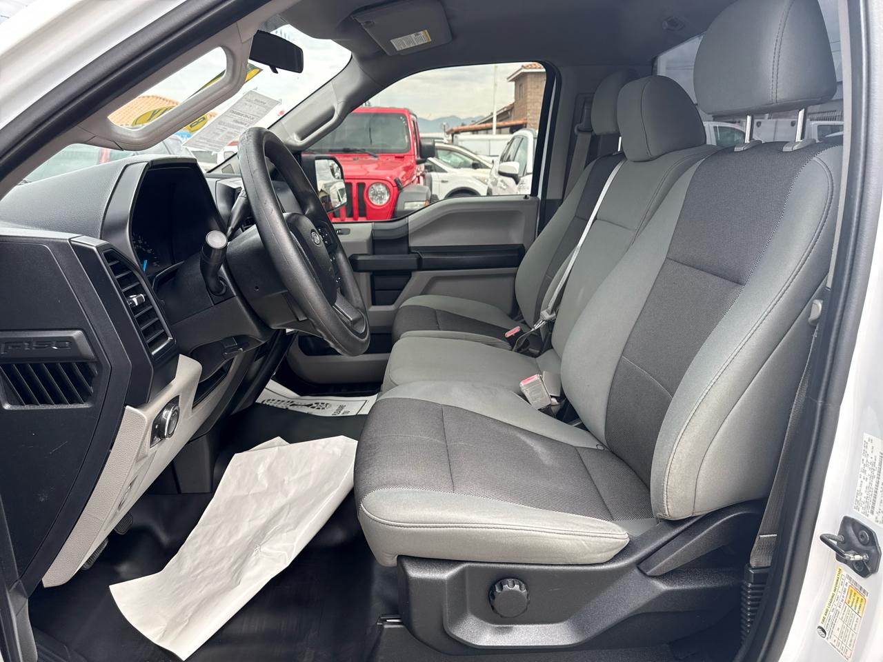 Ford F-150 2WD Reg Cab 141" XLT 2015
