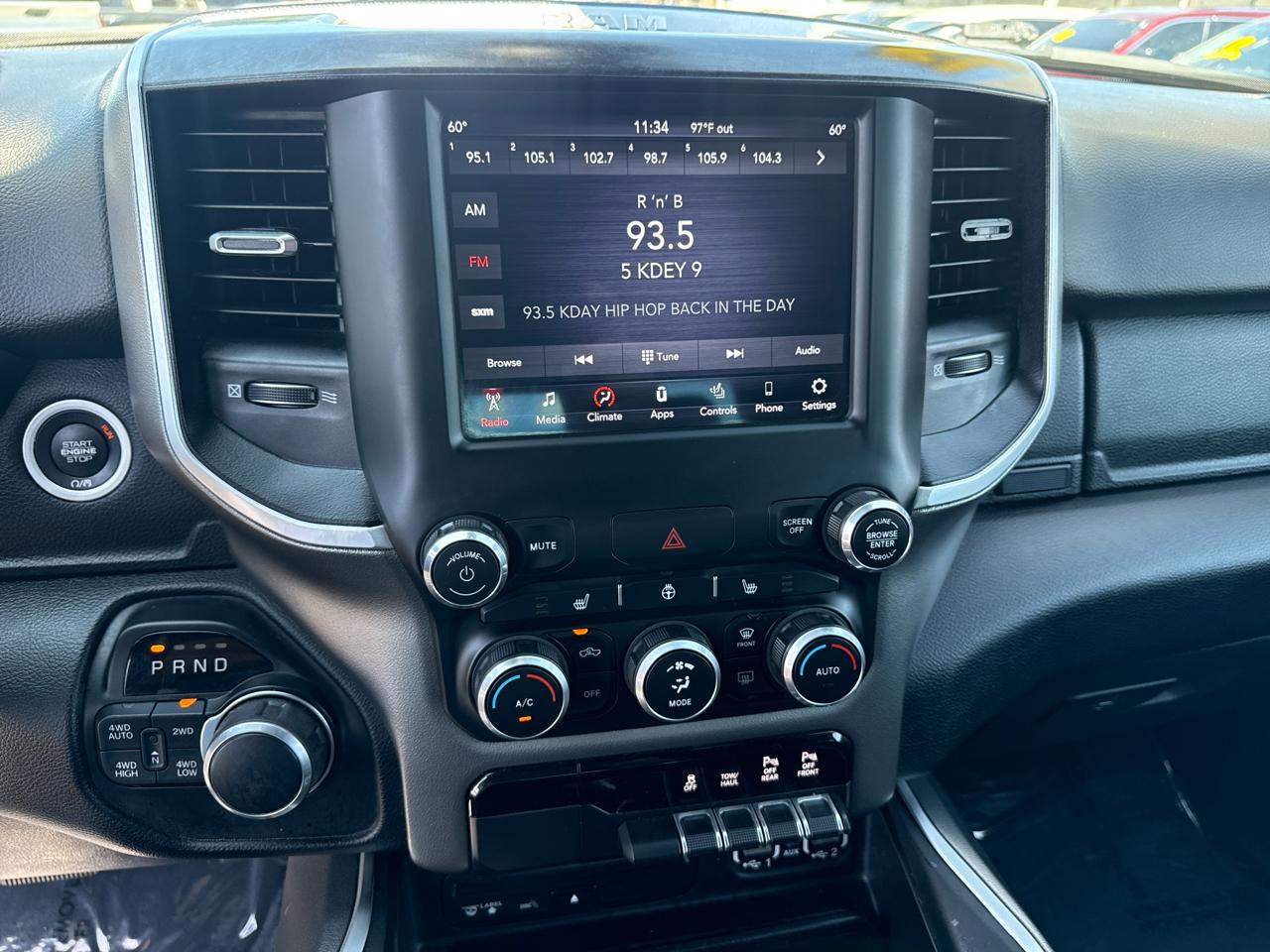 RAM 1500 Big Horn/Lone Star 4x4 Crew Cab 5'7" Box 2019