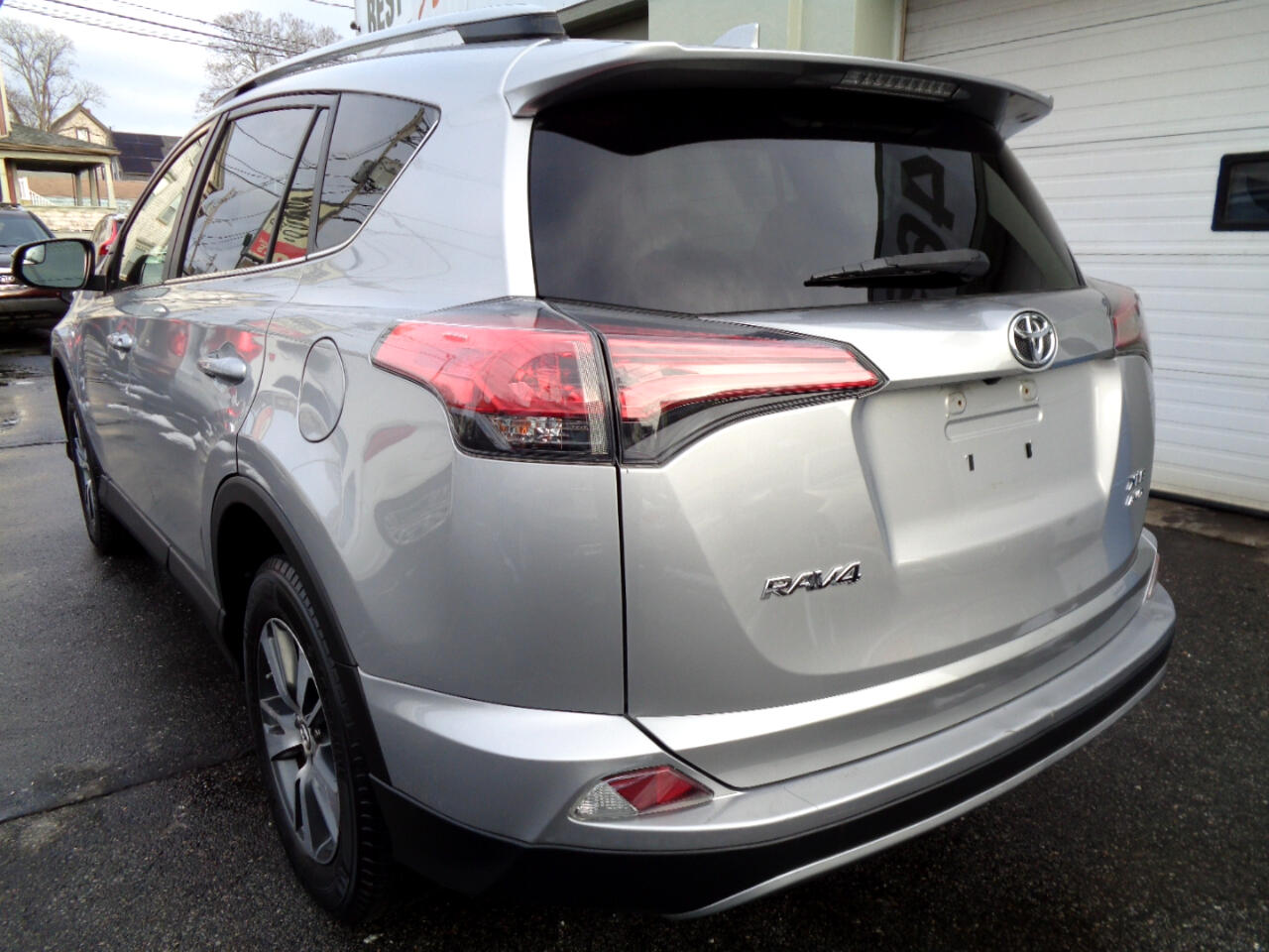 Toyota RAV4 XLE AWD 2017