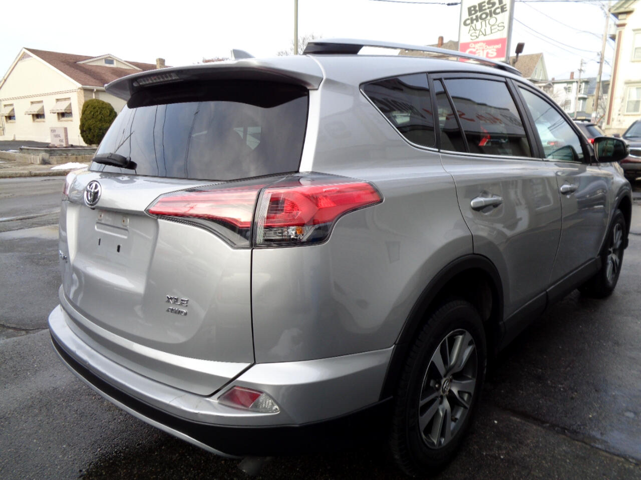Toyota RAV4 XLE AWD 2017