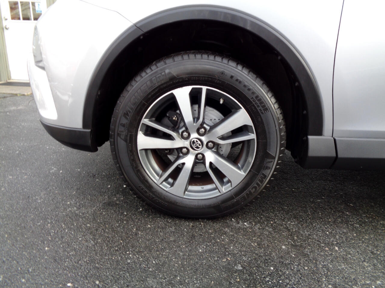 Toyota RAV4 XLE AWD 2017