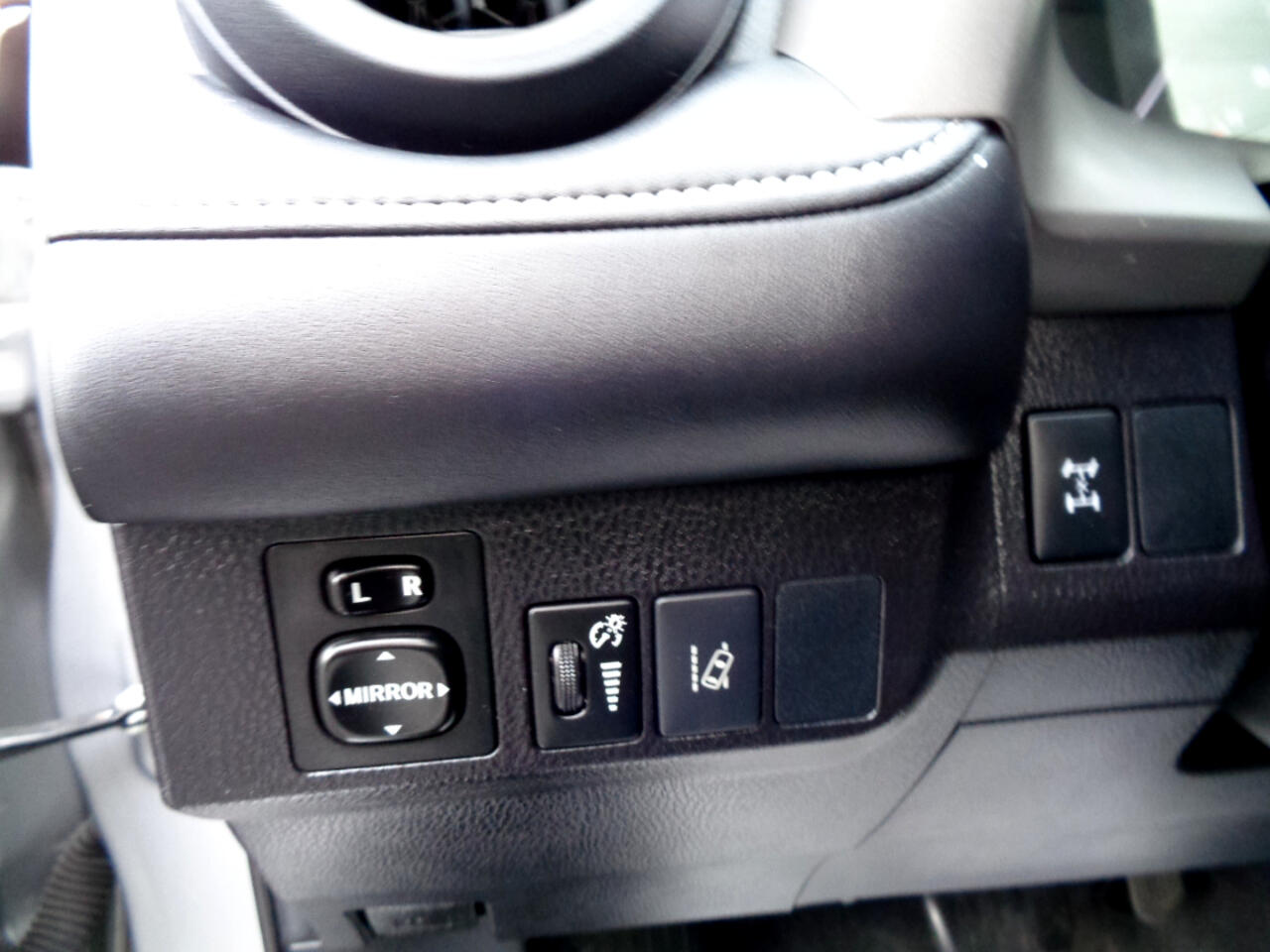 Toyota RAV4 XLE AWD 2017