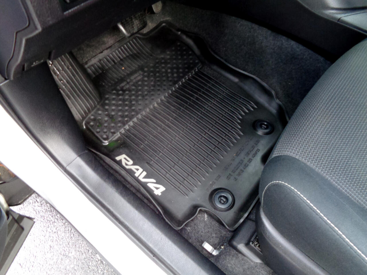 Toyota RAV4 XLE AWD 2017