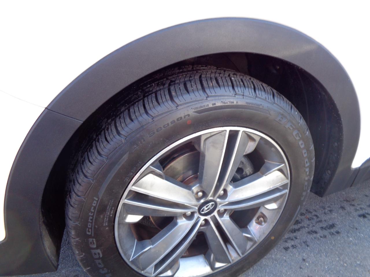 Hyundai Santa Fe GLS 4WD Auto V6 2015