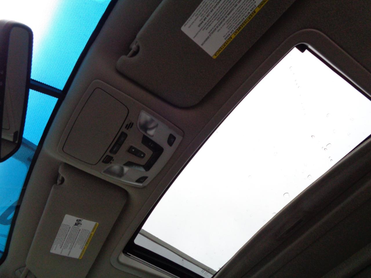 Toyota Sienna Limited 7-Pass V6 2011