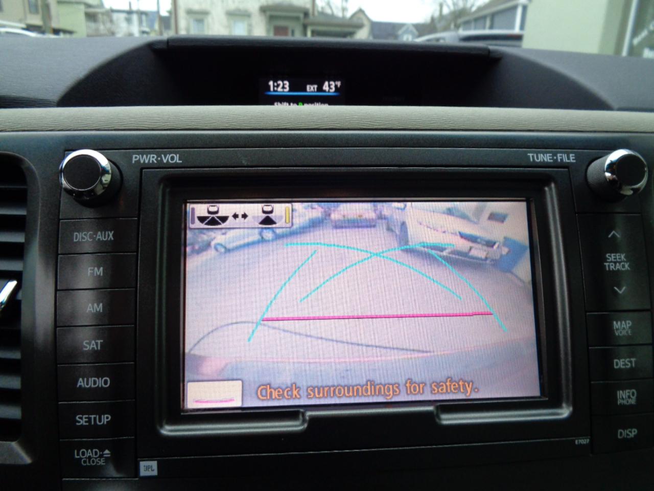 Toyota Sienna Limited 7-Pass V6 2011