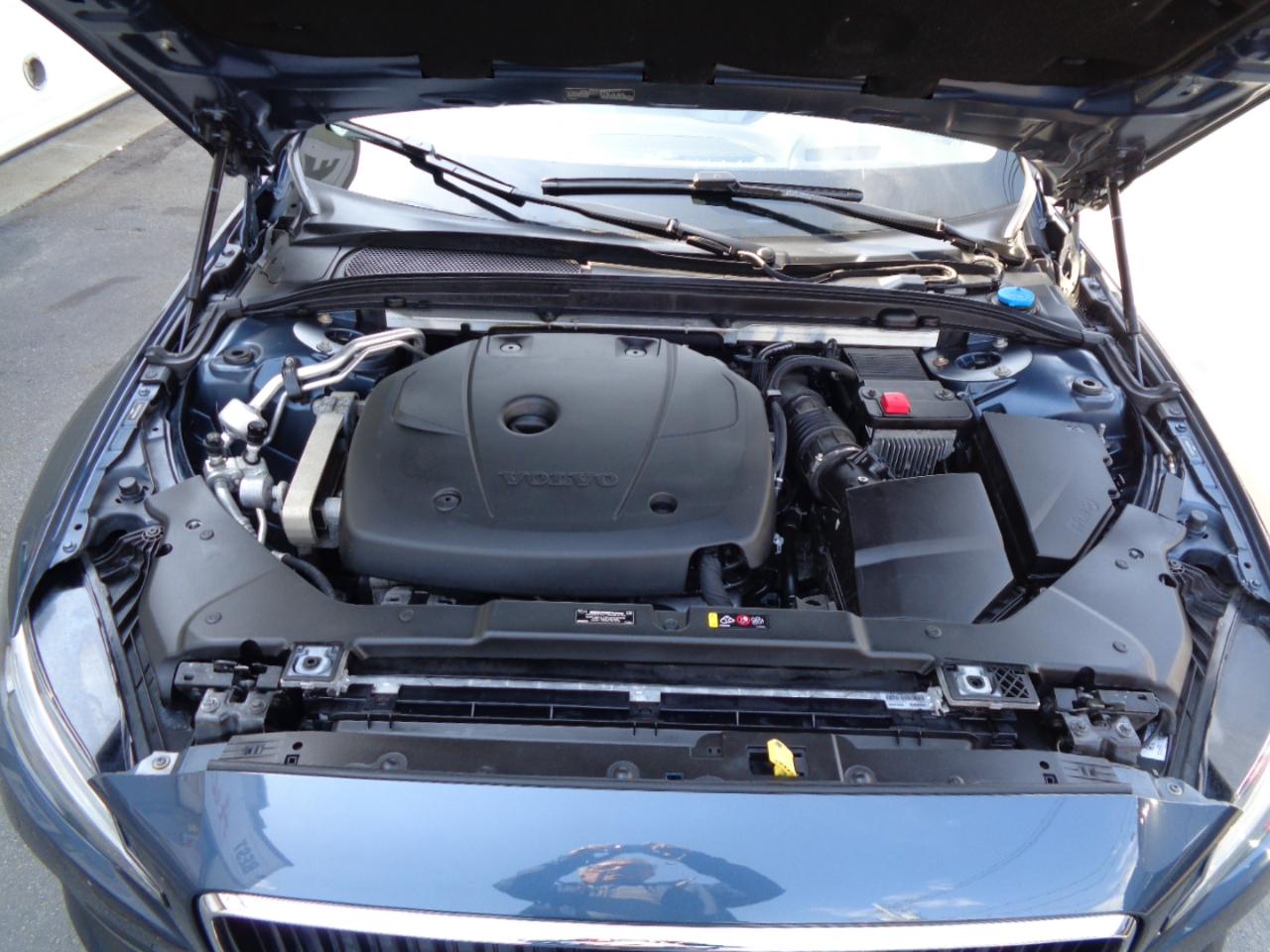 Volvo S60 T6 Momentum AWD 2019